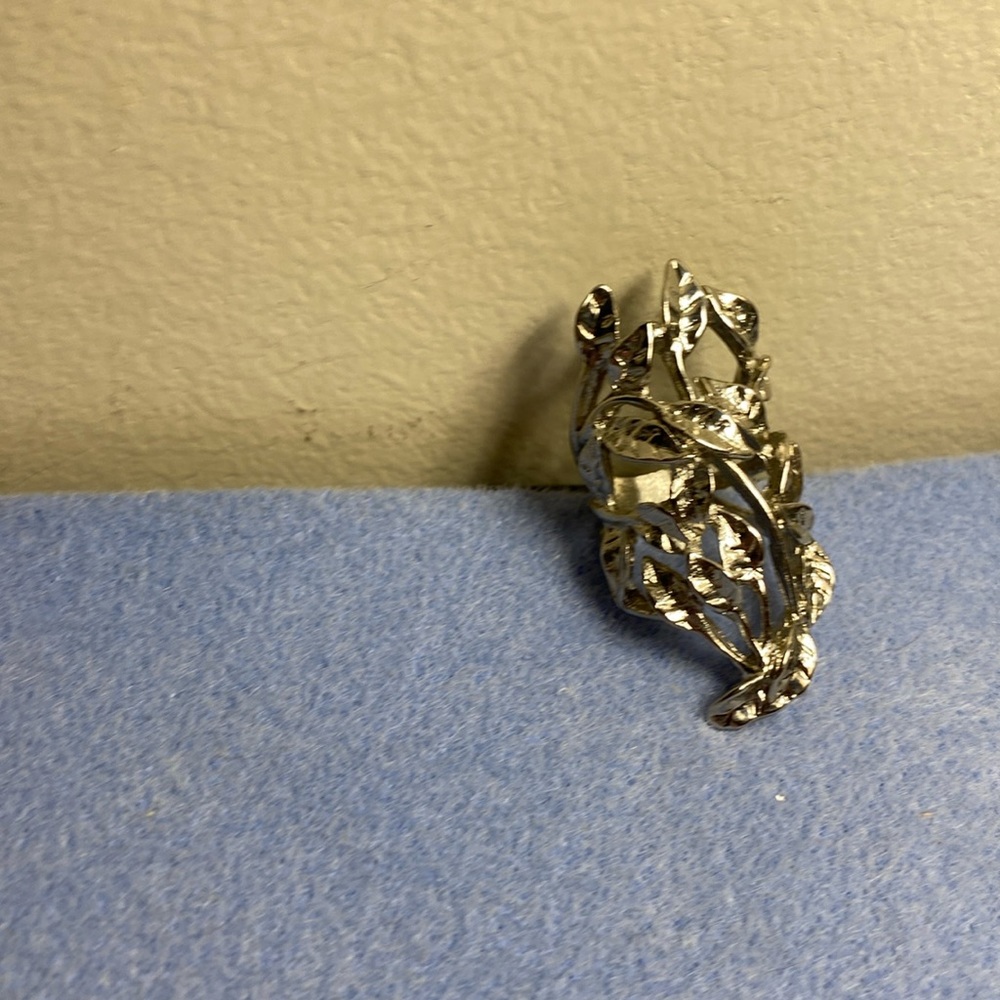 $5 When Bundled- Vintage Statement Ring - image 2